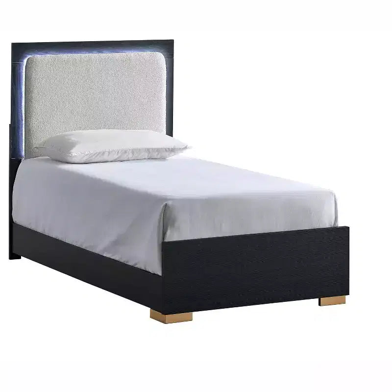 Lit double à panneau Passion Furniture Steeler noir et or avec cadre en bois et tête de lit éclairée par LED