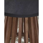 Table d'appoint ronde Kallari de Signature Design by Ashley, finition bicolore brun chaud et noir