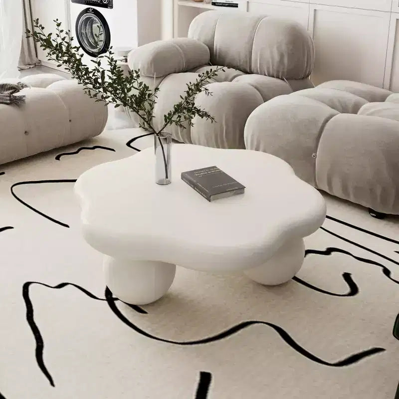 JVNOXK Table basse moderne minimaliste de 35 pouces en forme de pétale avec pieds sphériques, table de salon peu encombrante idéale pour les petits appartements, blanc crème