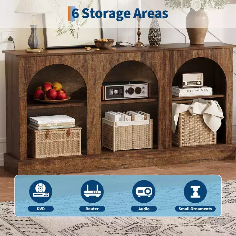 Meuble TV arqué moderne de 63 pouces avec prises de courant et ports USB, console multimédia rustique marron à 3 niveaux avec station de charge pour entrée de salon, TV jusqu'à 70 pouces