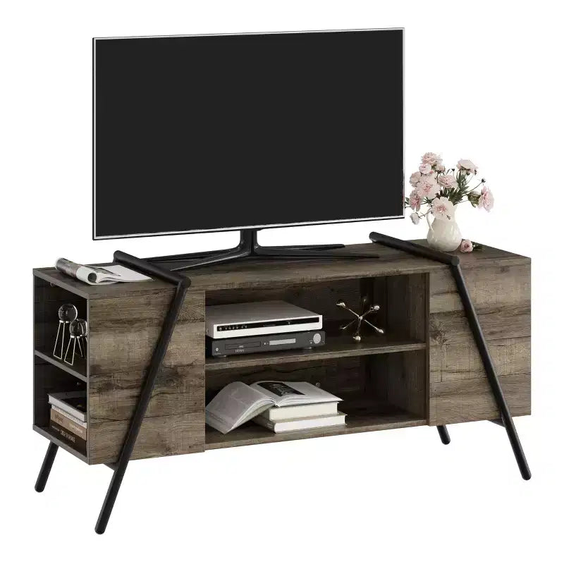 Meuble TV de ferme moderne pour téléviseurs de 50 à 70 pouces, meuble de divertissement en bois avec étagères ouvertes réglables, pieds en métal en U pour salon, chambre à coucher