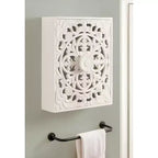 Armoire murale en bois sculpté Saanvi de Kate et Laurel, 22x7x28 blanc