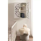 Armoire murale en bois sculpté Saanvi de Kate et Laurel, 22x7x28 blanc