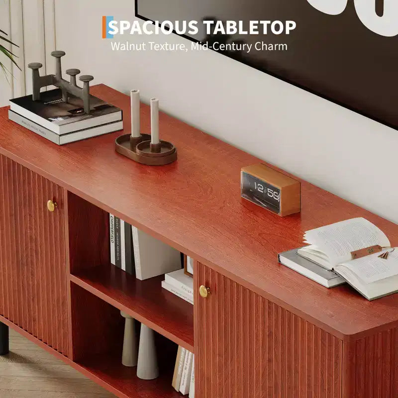 Meuble TV, console média cannelée en bois, meuble de divertissement du milieu du siècle avec étagère réglable et rangement pour chambre à coucher et salon