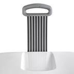 Lot de 3 paniers à linge Sterilite Ultra sur roulettes avec couvercle, poignée et roulettes pour faciliter le transport des vêtements vers et depuis la buanderie, en plastique, blanc.