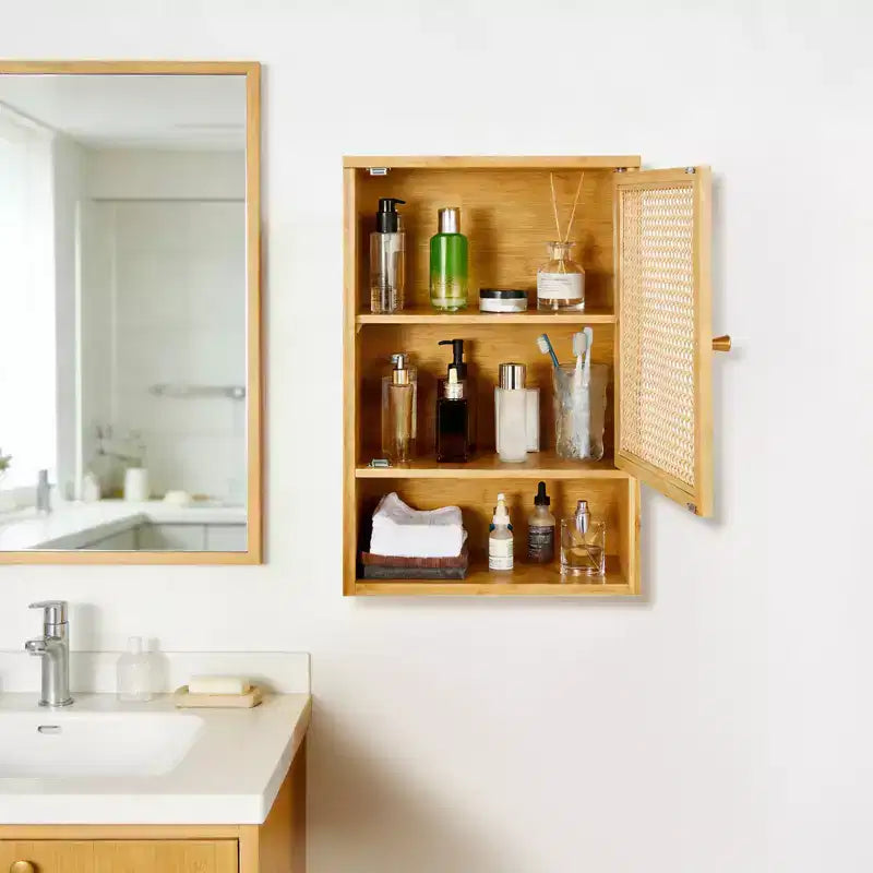 COZONY 24 Armoire murale de ferme en rotin avec portes tressées, organiseur de rangement de salle de bain en bois à 3 niveaux pour les toilettes et la cuisine