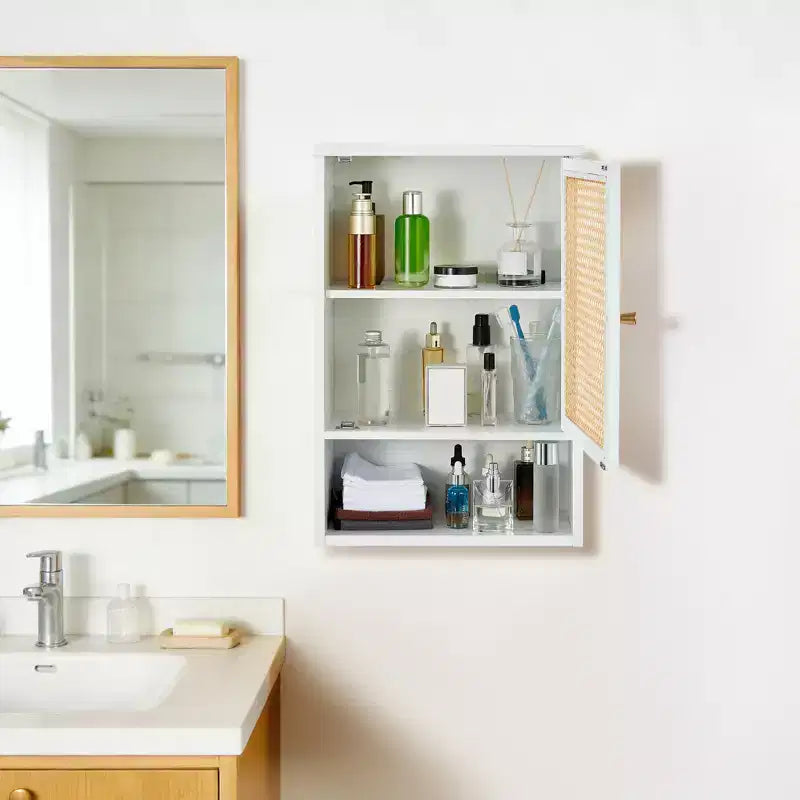 COZONY 24 Armoire murale de ferme en rotin avec portes tressées, organiseur de rangement de salle de bain en bois à 3 niveaux pour les toilettes et la cuisine