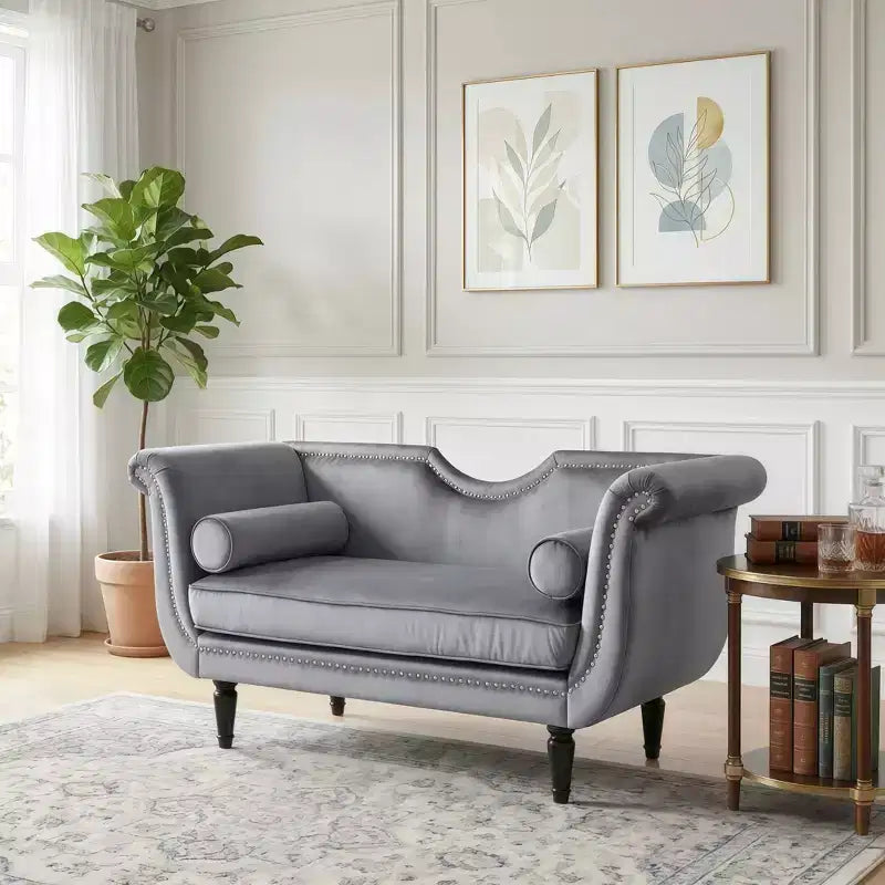 Banc en Velours Whisen 134,6 cm avec Accoudoirs Roulés, Accents de Rivets, Siège Rembourré Minimaliste de Pied de Lit, 2 Coussins, Rembourrage en Mousse Haute Densité