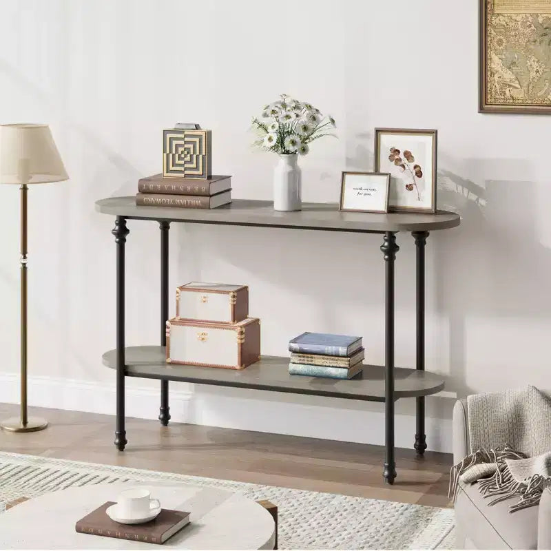 Console étroite de style industriel à 2 niveaux avec étagère de rangement, table d'appoint fine derrière un canapé, style ferme