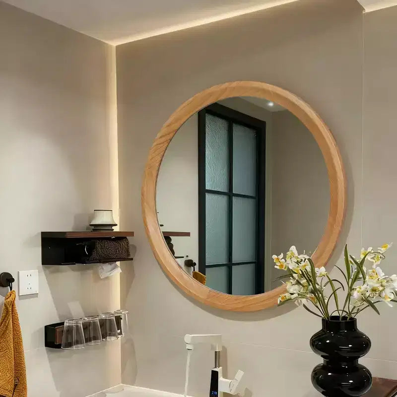 Miroir mural décoratif rond vieilli en bois blanc Whisen avec garniture perlée, miroir de salle de bain de style shabby chic ou campagnard