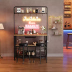 Îlot de cuisine industriel avec prise de courant, table de 107 cm, étagères de rangement, 2 tabourets de bar, 5 crochets, support à micro-ondes, bar à café