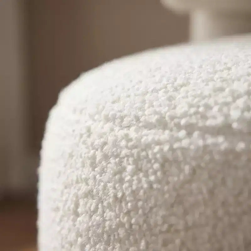 Fauteuil d'appoint en fausse fourrure, fauteuil crapaud moderne rembourré avec dossier incurvé, fauteuil de salon sans accoudoirs avec pieds en bois pour salon, chambre à coucher, coiffeuse (blanc)