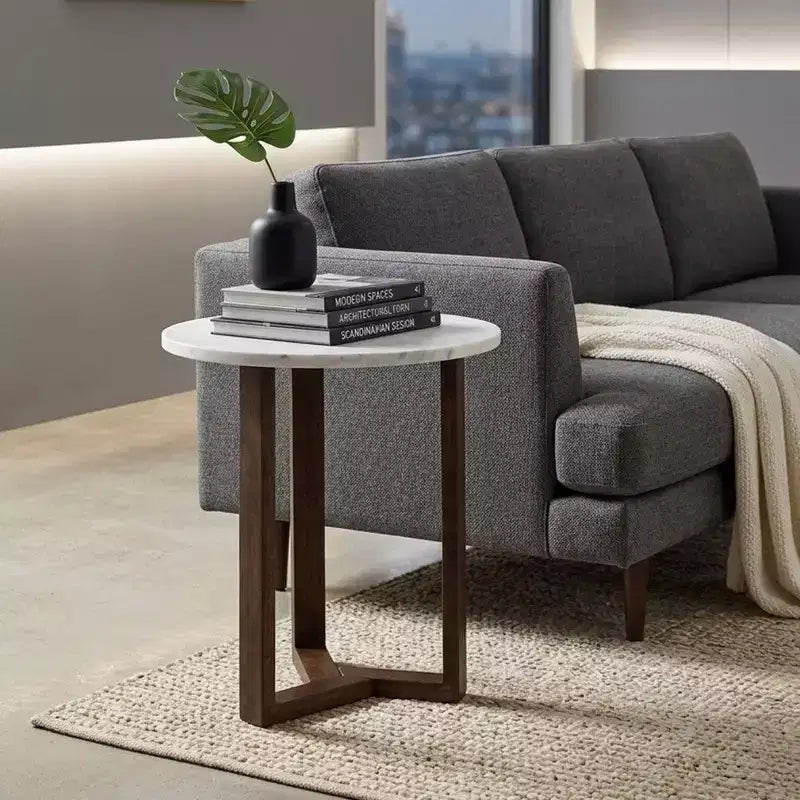 Table d'appoint ronde Royal Hampton Fina 20 pouces, plateau en marbre véritable blanc, base luge à 3 pieds en bois de manguier brun naturel