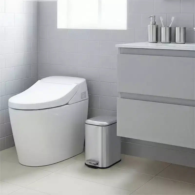 Poubelle compacte en acier inoxydable avec fermeture douce, couvercle anti-odeurs, poignée portable et pédale pour cuisine, salle de bain, bureau, chambre