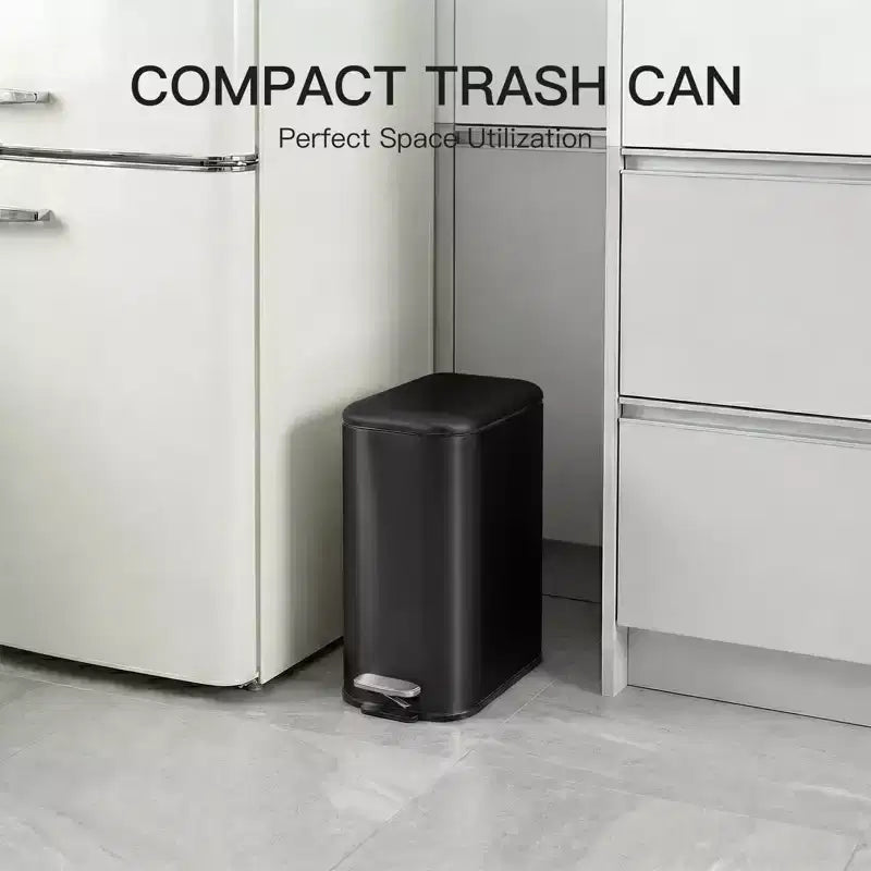 Poubelle compacte en acier inoxydable avec fermeture douce, couvercle anti-odeurs, poignée portable et pédale pour cuisine, salle de bain, bureau, chambre