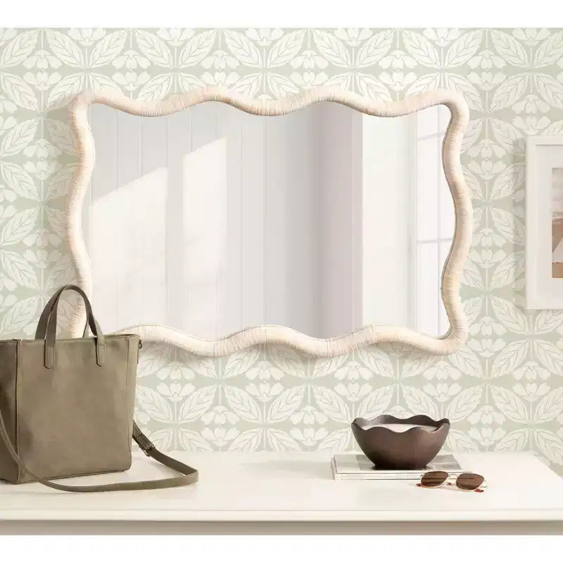 Miroir rectangulaire festonné en rotin Rahfy de Kate et Laurel, blanc, 24x36