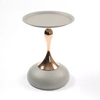 Table piédestal ronde en métal queue de sirène, table d'appoint d'appoint minimaliste moderne pour boisson Martini pour petits espaces