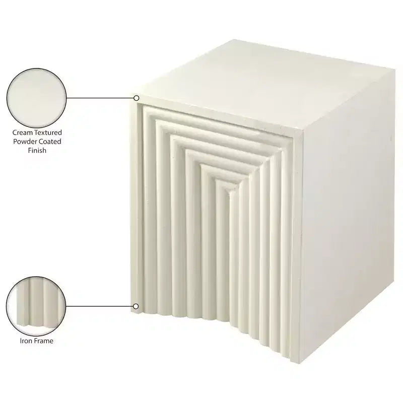 Table d'appoint Meridian Furniture Centennial