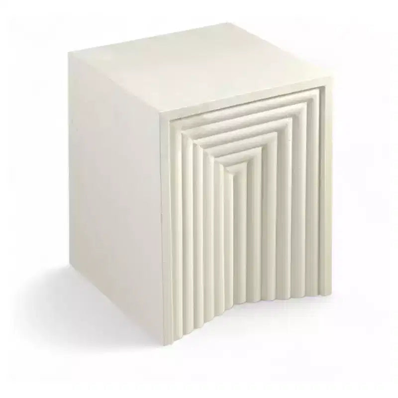 Table d'appoint Meridian Furniture Centennial