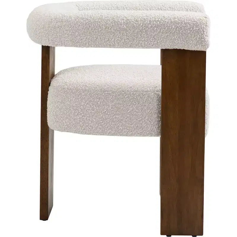 Chaise de salle à manger Meridian Furniture Barrel en tissu bouclé crème