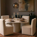 Chaise de salle à manger tapissée en tissu performant chenille crème Duvina de Meridian Furniture
