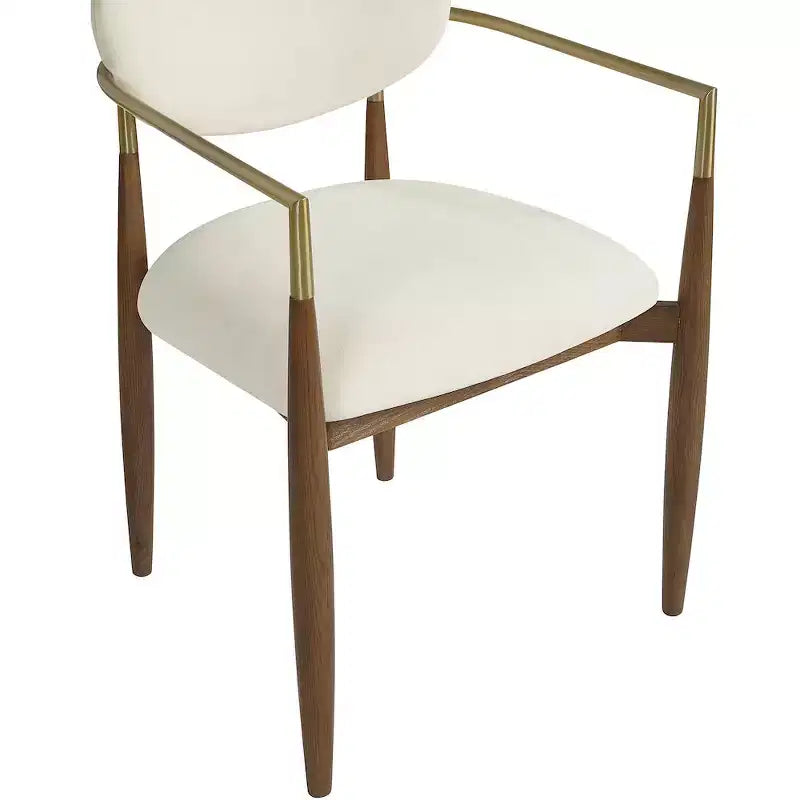 Chaise de salle à manger capitonnée en tissu performant crème Riccio de Meridian Furniture avec accoudoirs, lot de 2