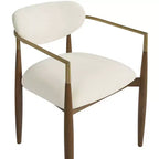 Chaise de salle à manger capitonnée en tissu performant crème Riccio de Meridian Furniture avec accoudoirs, lot de 2