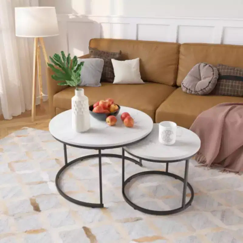 Lot de 2 tables basses gigognes, plateau rond de 70 cm en bois motif marbre, structure métallique robuste, tables d'appoint modernes pour bureau à domicile - Blanc