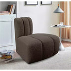 Chaise d'angle inversé en tissu bouclé Arc Meridian Furniture