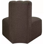 Chaise d'angle inversé en tissu bouclé Arc Meridian Furniture