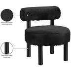 Chaise Ambre en Tissu Shearing Végan de Meridian Furniture
