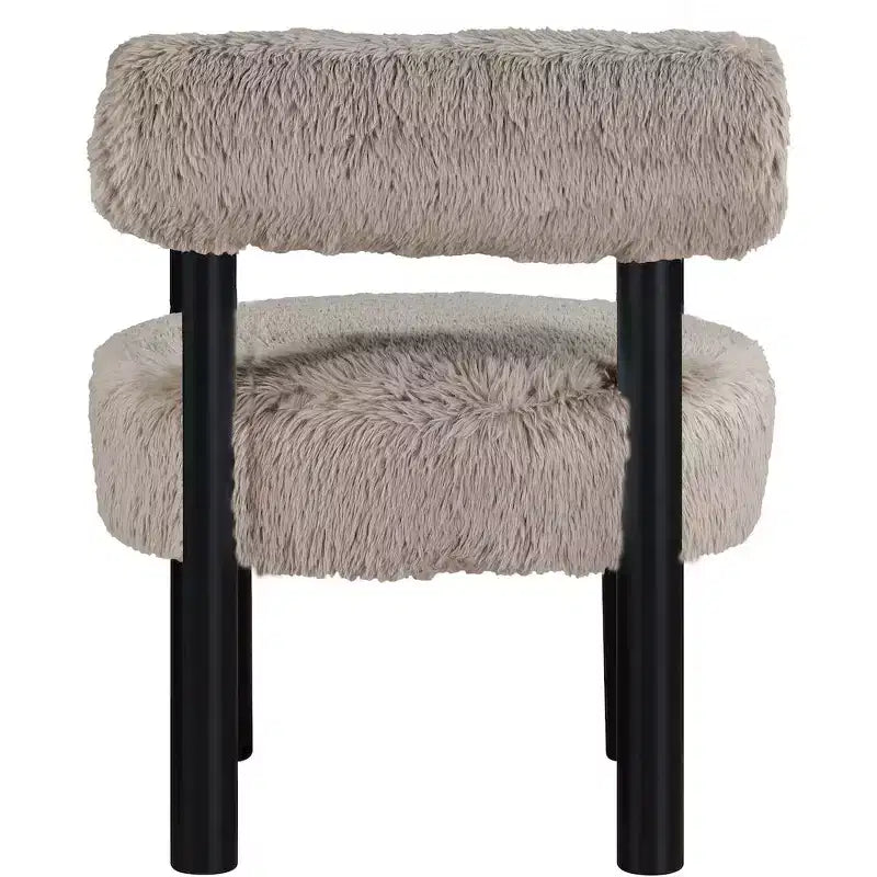 Chaise Ambre en Tissu Shearing Végan de Meridian Furniture