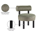 Chaise Ambre en Tissu Shearing Végan de Meridian Furniture