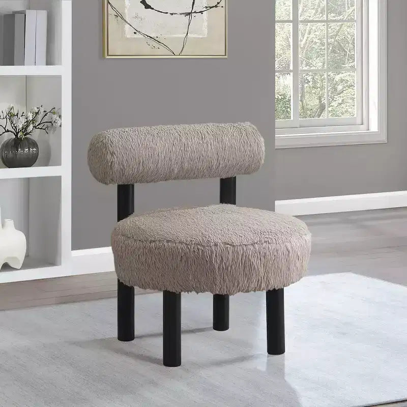 Chaise Ambre en Tissu Shearing Végan de Meridian Furniture