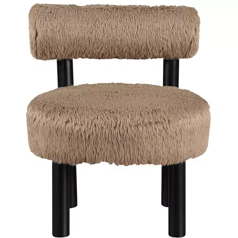 Chaise Ambre en Tissu Shearing Végan de Meridian Furniture