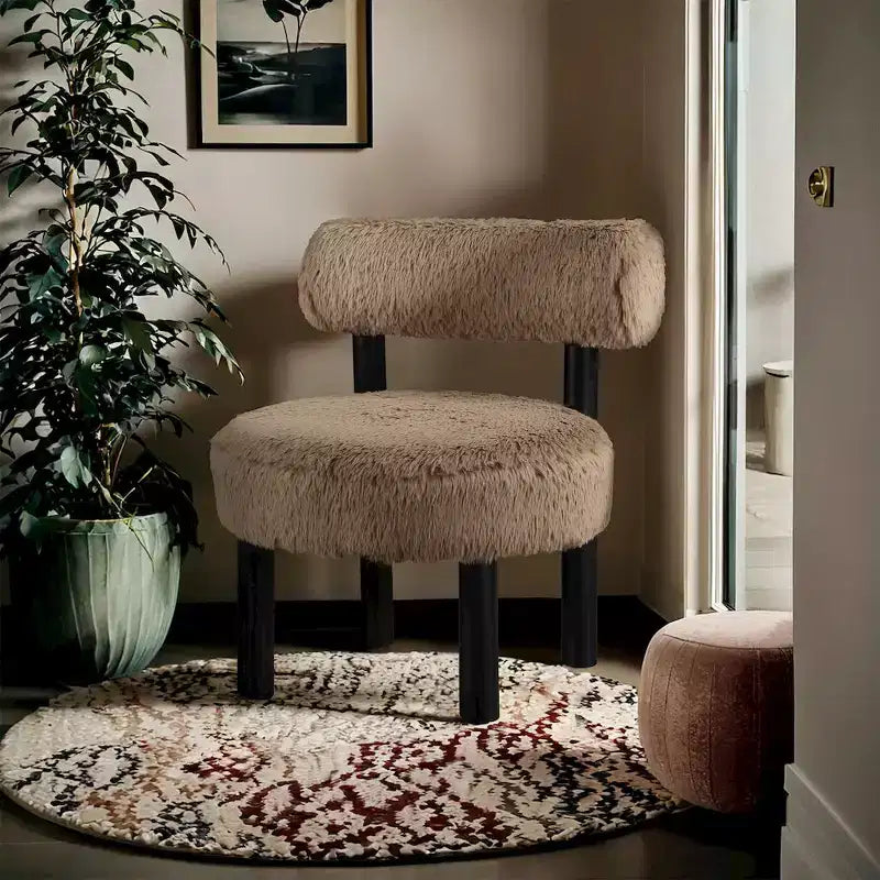 Chaise Ambre en Tissu Shearing Végan de Meridian Furniture