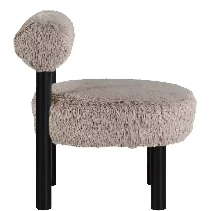 Chaise Ambre en Tissu Shearing Végan de Meridian Furniture