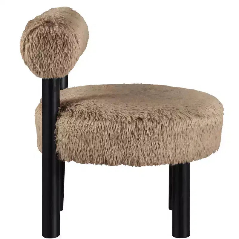Chaise Ambre en Tissu Shearing Végan de Meridian Furniture
