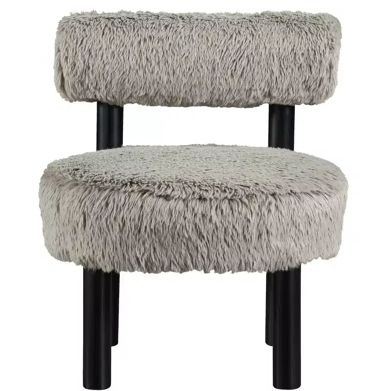 Chaise Ambre en Tissu Shearing Végan de Meridian Furniture