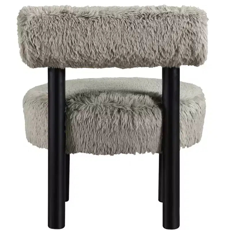 Chaise Ambre en Tissu Shearing Végan de Meridian Furniture