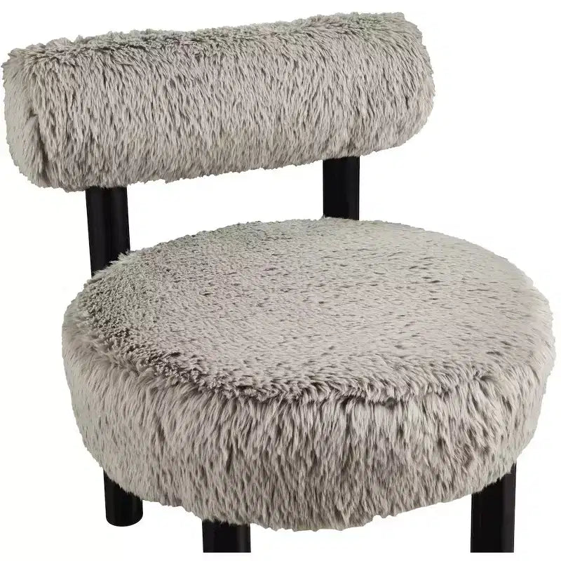 Chaise Ambre en Tissu Shearing Végan de Meridian Furniture