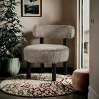 Chaise Ambre en Tissu Shearing Végan de Meridian Furniture