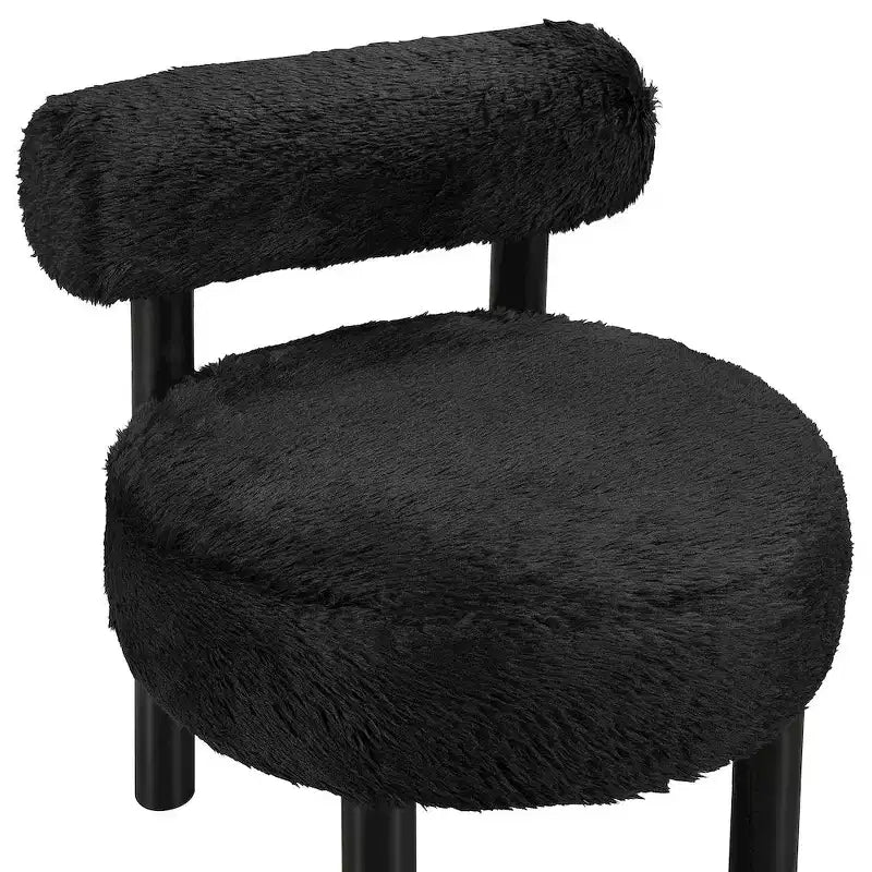 Chaise Ambre en Tissu Shearing Végan de Meridian Furniture