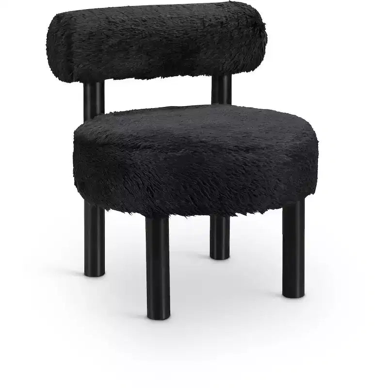 Chaise Ambre en Tissu Shearing Végan de Meridian Furniture