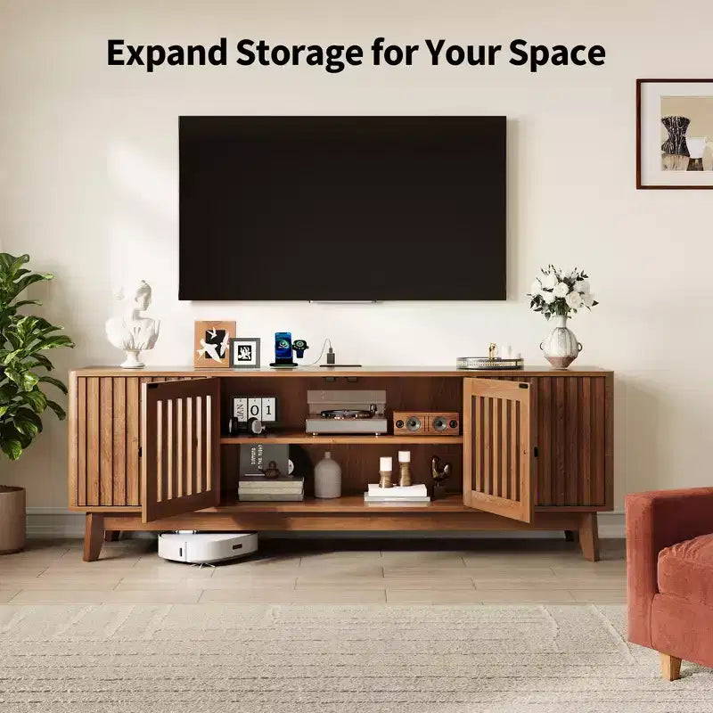 Meuble TV Meuble de Divertissement avec Prises de Courant, Meubles de Rangement à 4 Portes, Table Console Média 62,9" pour Téléviseurs de 43 à 70 Pouces, Étagères Réglables