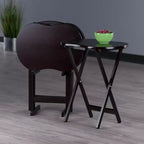 Ensemble de 5 tables pliantes en bois massif Skippy TV Espresso de Winsome avec support