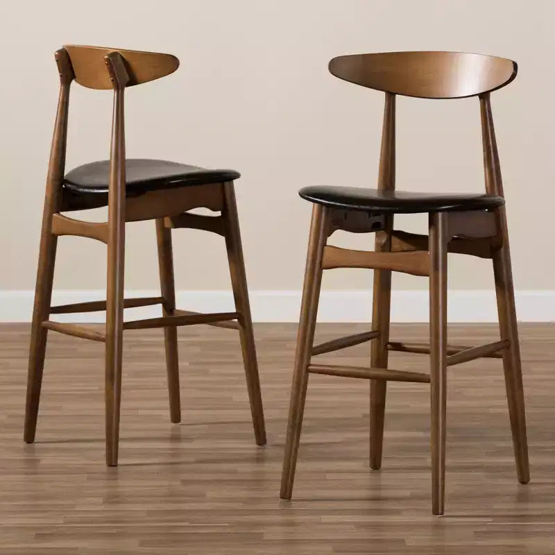 Lot de 2 tabourets de bar Flora en bois de noyer de style Mid-Century Modern - Baxton Studio : similicuir, dossier incurvé, hauteur fixe