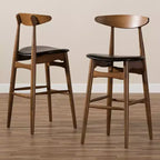 Lot de 2 tabourets de bar Flora en bois de noyer de style Mid-Century Modern - Baxton Studio : similicuir, dossier incurvé, hauteur fixe