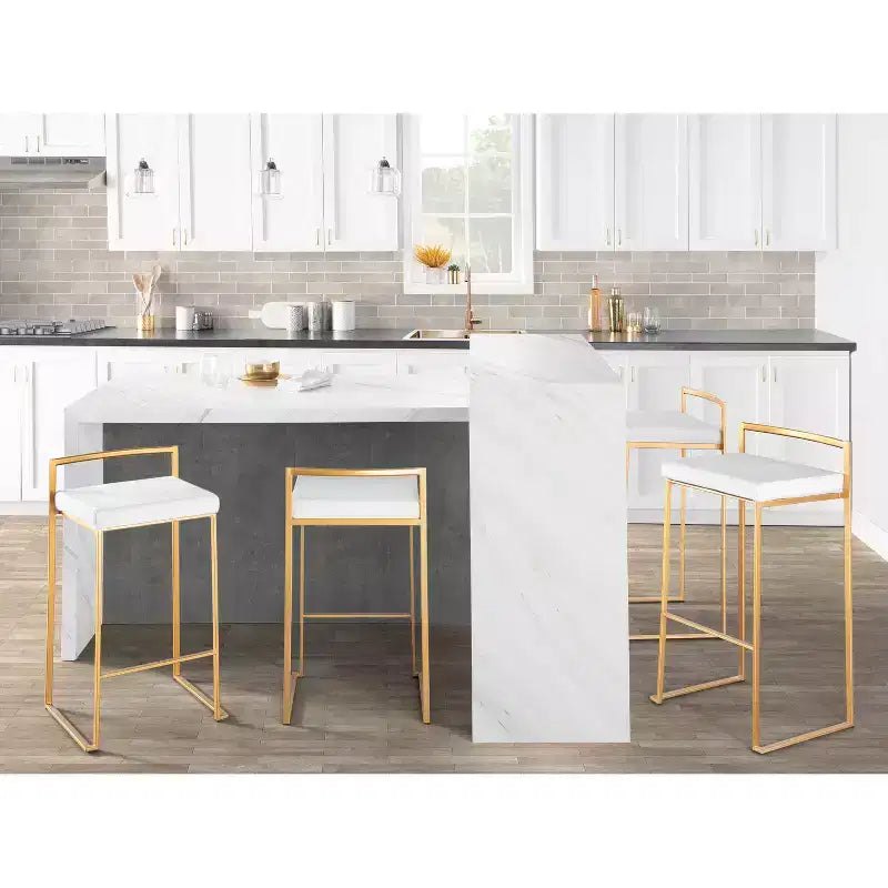 LumiSource Lot de 3 tabourets de bar empilables Fuji, velours doré/blanc
