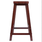 Tabouret de bar 24" en bois massif/noyer, modèle Saddle Seat - Winsome